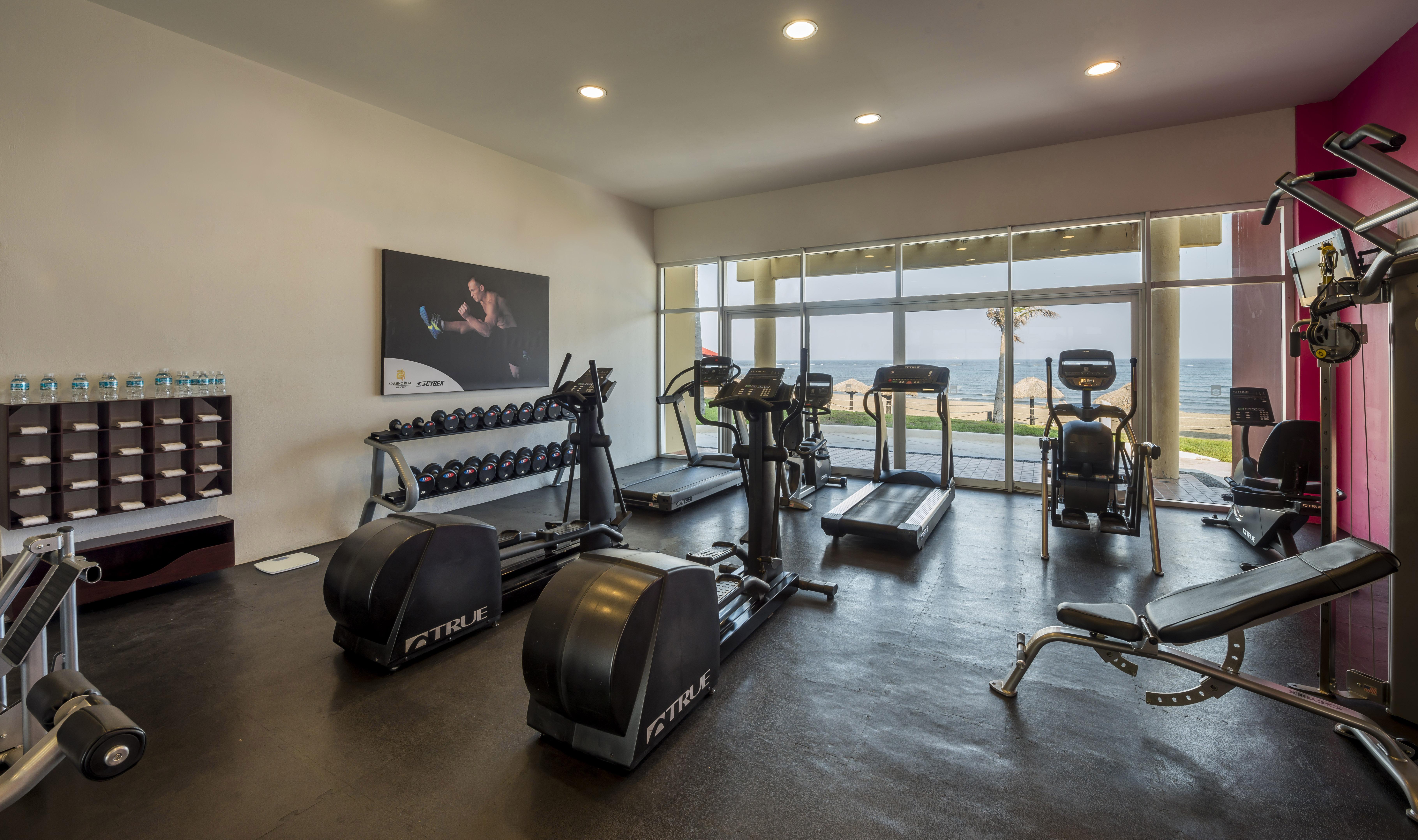 فندق كامينو ريال فيراكروز المظهر الخارجي الصورة The gym at the hotel