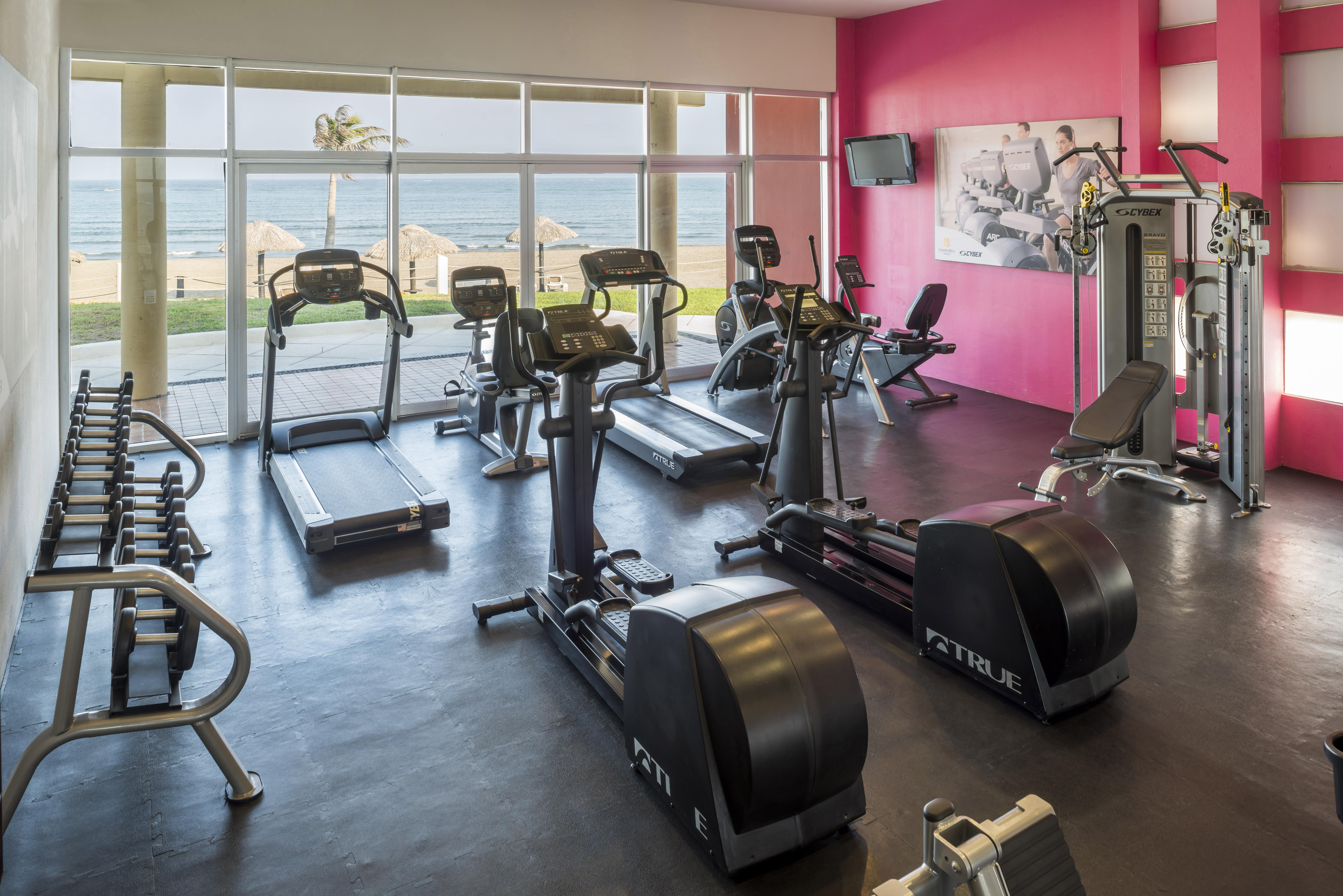 فندق كامينو ريال فيراكروز المظهر الخارجي الصورة The gym at the hotel