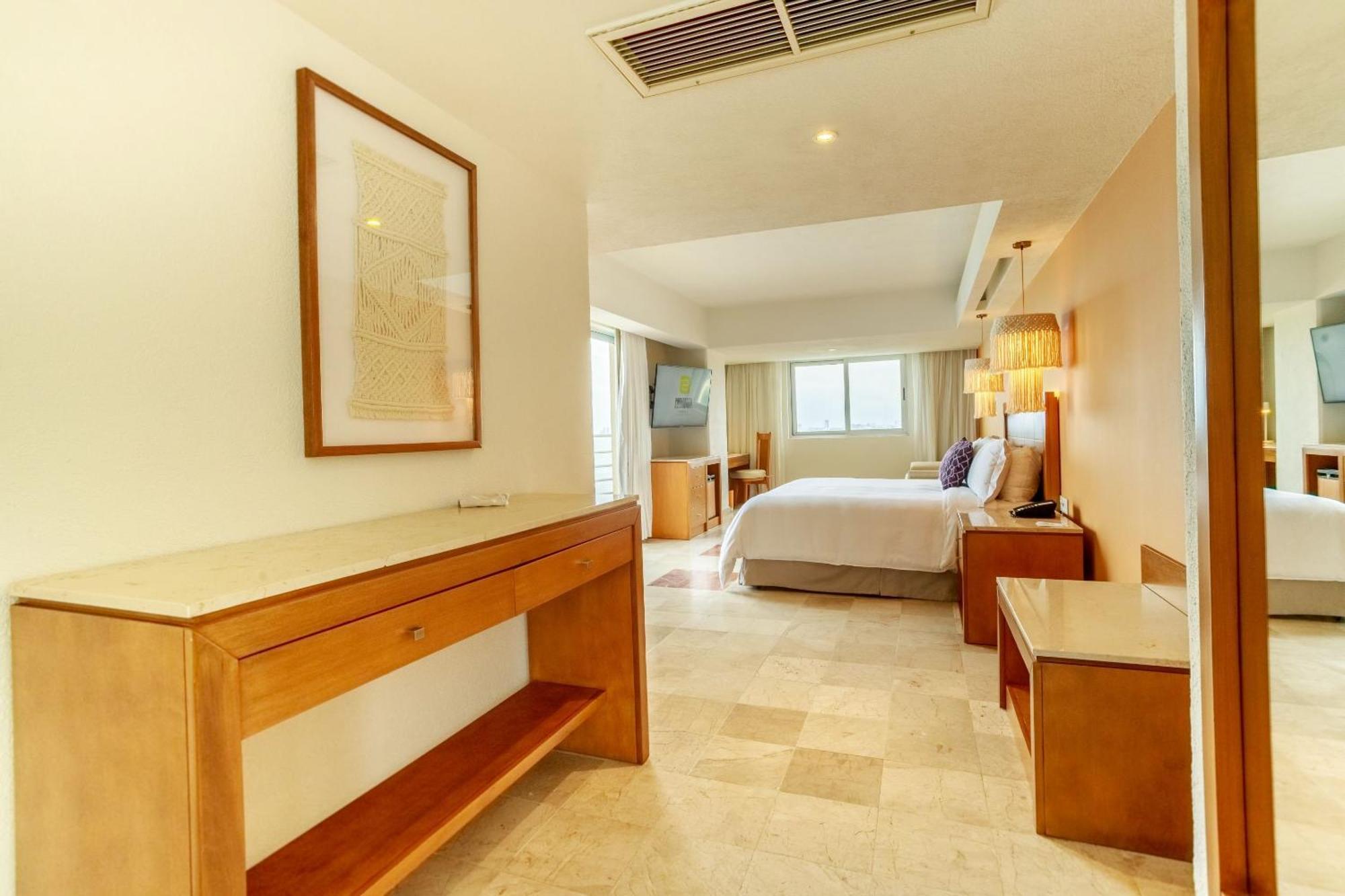 فندق كامينو ريال فيراكروز المظهر الخارجي الصورة A guest room at the hotel