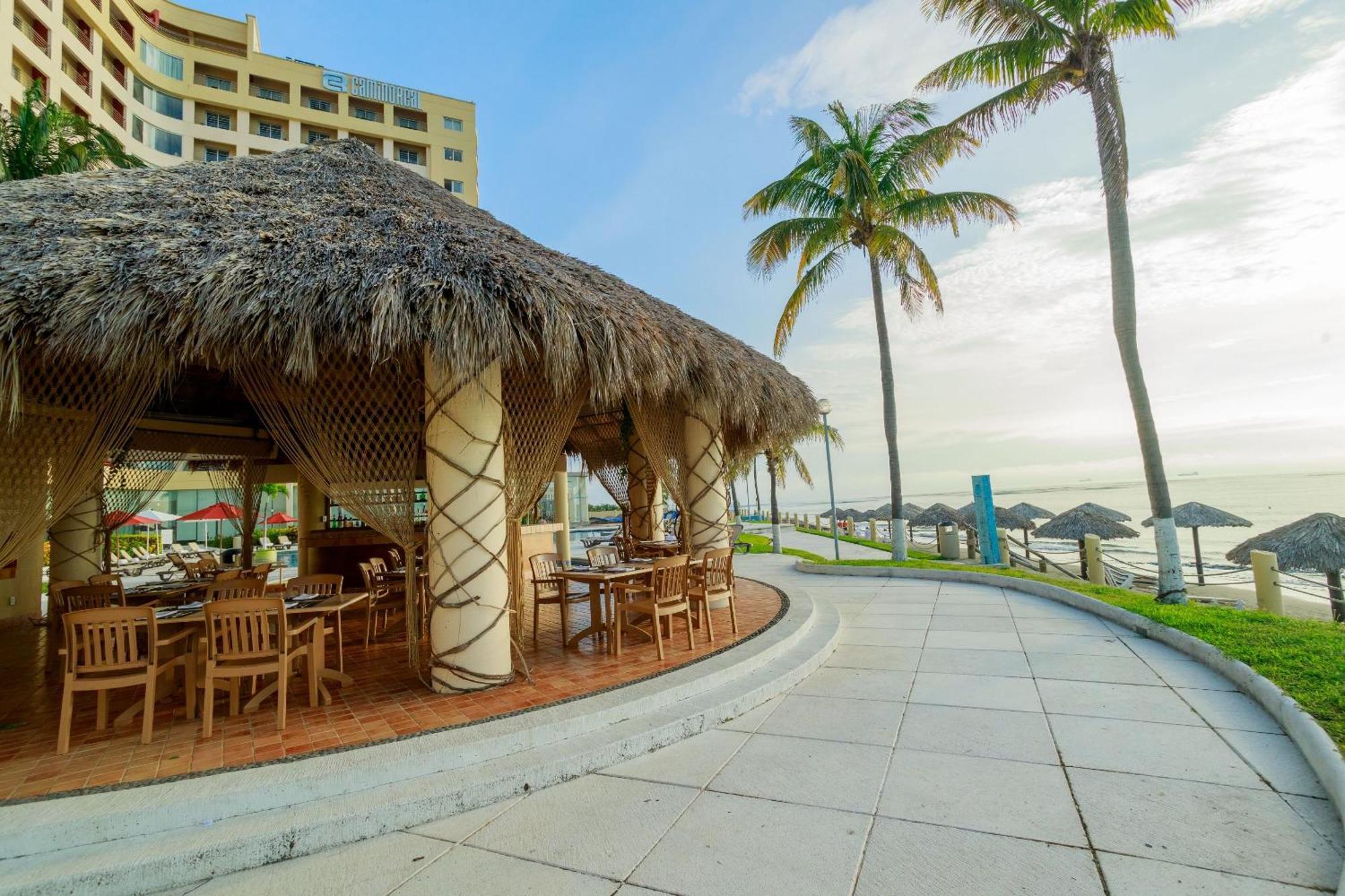 فندق كامينو ريال فيراكروز المظهر الخارجي الصورة The beach at the Sheraton Nha Trang Hotel & Spa Resort