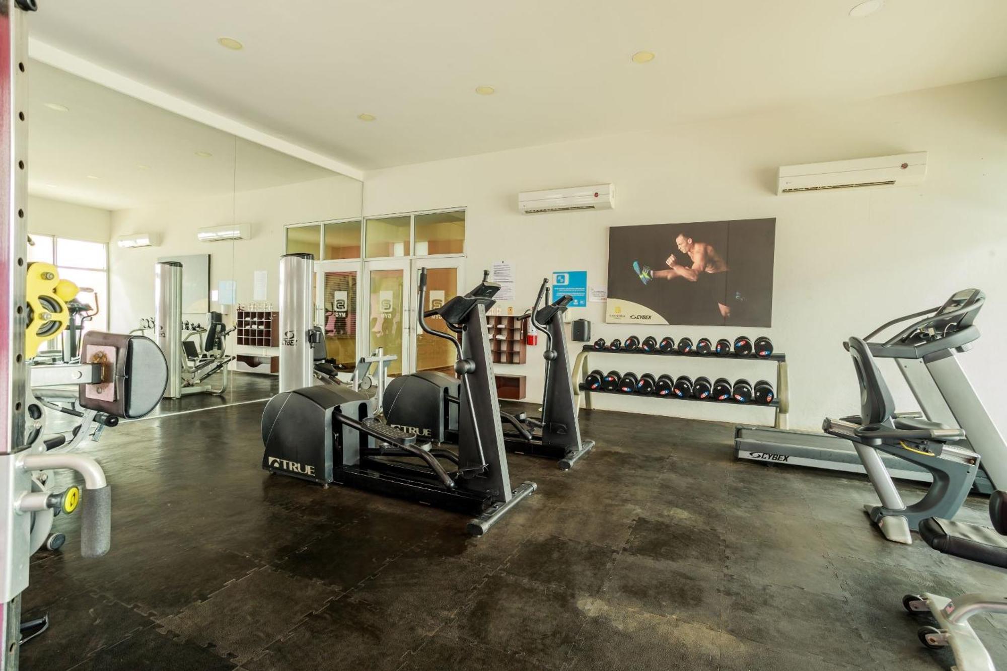 فندق كامينو ريال فيراكروز المظهر الخارجي الصورة The gym at the hotel