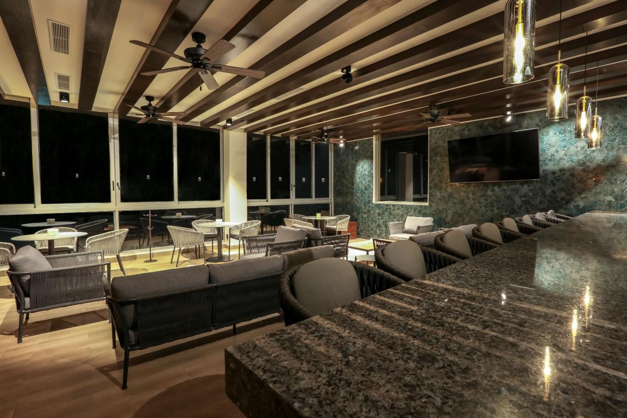 فندق كامينو ريال فيراكروز المظهر الخارجي الصورة The interior of the restaurant