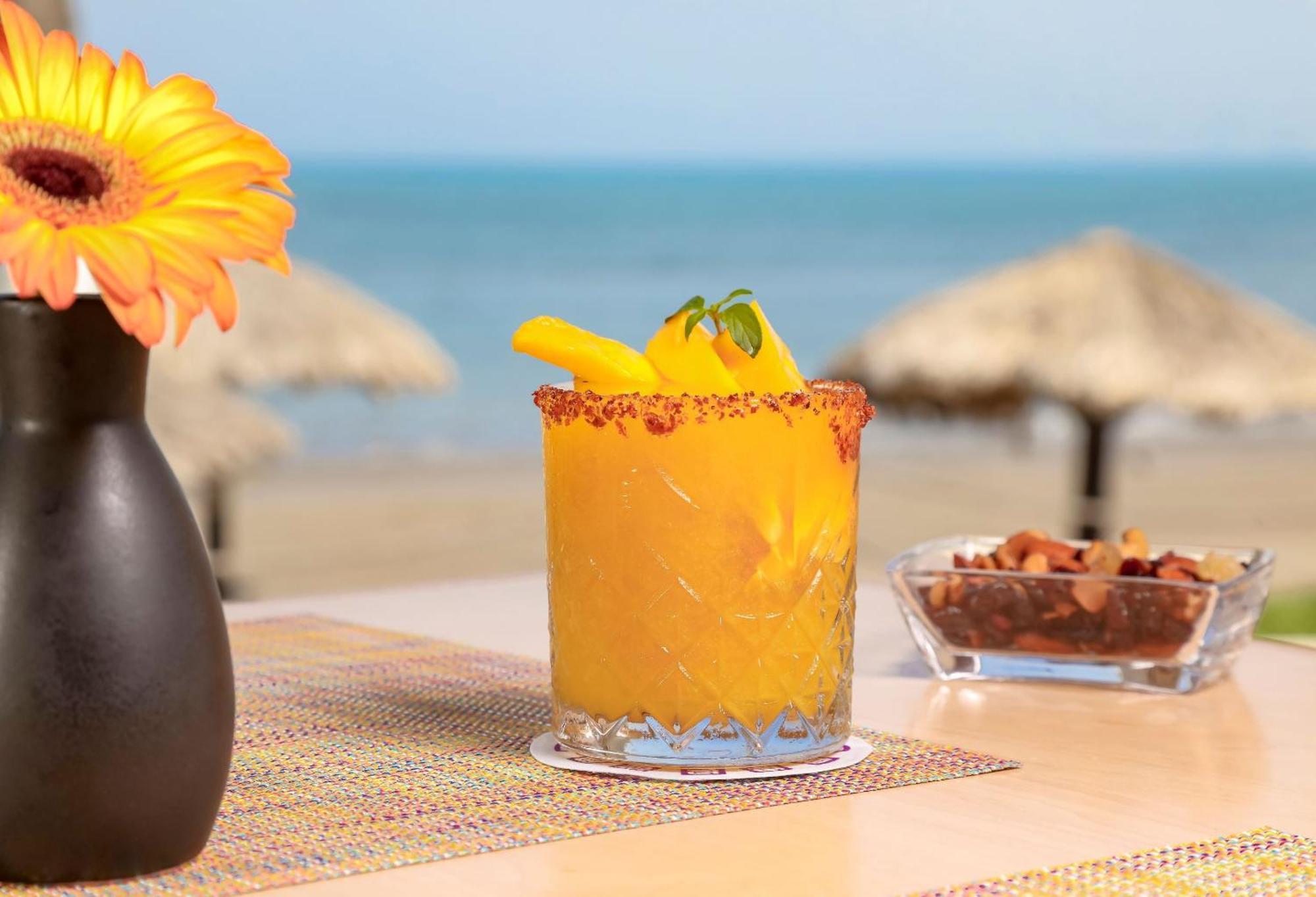 فندق كامينو ريال فيراكروز المظهر الخارجي الصورة A mango margarita